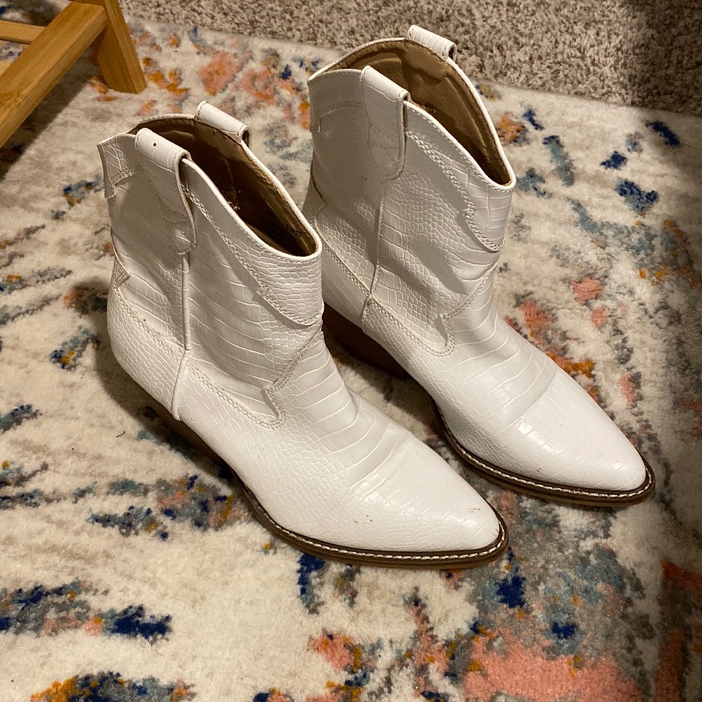 Mini cowboy boots